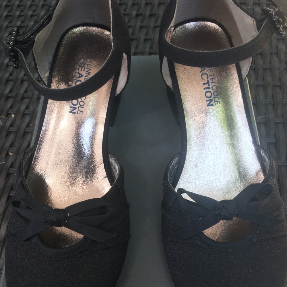 Kenneth Cole girls shoes